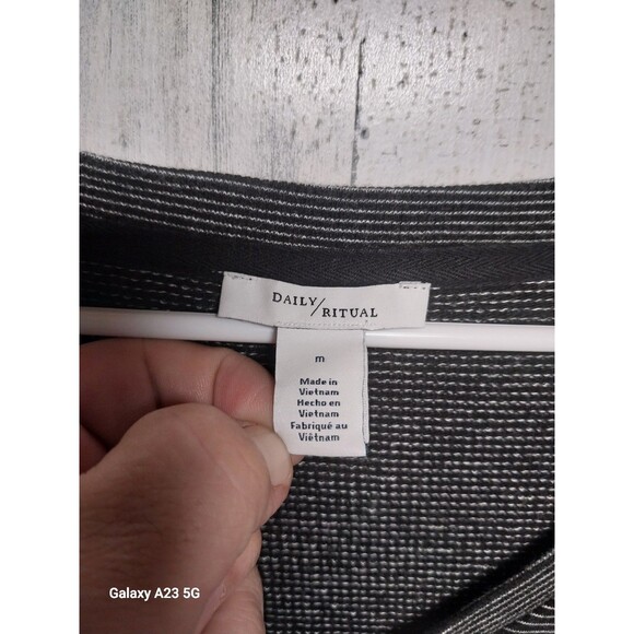Daily Ritual Women's Medium Black Stripe V Neck Knit Sweatshirt - Picture 3 of 5